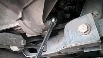 change manual transmission fluid Skoda Fabia